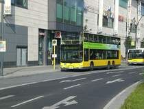 MAN Lion's City DD (Doppelstock) auf der Linie 186 nach S-Bahnhof Lichterfelde S�d am U-Bahnhof Walther-Schreiber-Platz.