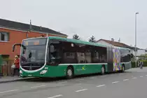 Mercedes Ciatro 7010, auf der Tramersatzlinie 14, die wegen einer Grossbaustelle nicht mit Tramzügen fahren kann, bedient am 11.04.2023 die provisorische Haltestelle Freidorf.