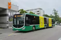 Mercedes Citaro 7004, auf der Tramersatzlinie 14, die wegen einer Grossbaustelle nicht mit Tramzügen fahren kann, wartet am 20.05.2023 an der Endstation in Pratteln.