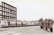 Dieses Bild wurde im Jahr 1983 aufgenommen. Damals fuhren 10 Busse auf dem Streckennetz : 1 Heuliez GX 37 Cherokee, 3 MB O 305, 4 Berliet PR 100 PA und 2 Renault PR 100 MI.