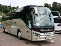 Setra 516 HD von Felix-Reisen aus Deutschland im Stadthafen Sassnitz am 22.08.2020
