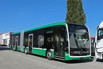 Fabrikneuer Mercedes eCitaro 7128 steht am 05.09.2023 bei der Firma Kestenholz in Pratteln.