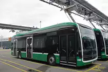 Mercedes eCitaro 8106 wird am 25.08.2023 auf dem Klybeck Areal aufgeladen.