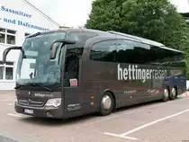 Mercedes Travego von Hettinger aus Deutschland im Stadthafen Sassnitz am 22.08.2020