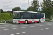 Setra S 400er-Serie von Wilhelm Welser Traun (LL-WWT26) als Linie 600 bei der Haltestelle Leonding Im Bäckerfeld. Aufgenommen 4.8.2023.
