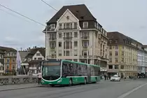 Mercedes Citaro 7005, auf der Linie 38, überquert am 09.05.2023 die Mittlere Rheinbrücke.