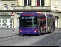 Bern Mobil - Volvo 7900 Hybrid  Nr.211 unterwegs auf der Linie 10 in der City von Bern am 03.09.2023