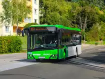 Bruck an der Mur. Am 18.09.2023 ist der Solaris Urbino BD 16336 auf der Linie 180 eingeteilt, hier in der Bahnhofstraße.