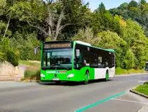 Bruck an der Mur. Wagen 16 der Mürztaler Verkehrsgesellschaft ist hier am 18.09.2023 in der Bahnhofstraße zu sehen.
