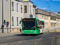 Graz. Wagen 109 der Graz Linien ist hier am 19.09.2023 als Linie 4 nach Reininghaus bei der Eggenberger Straße zu sehen.