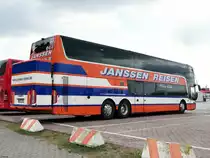 Van Hool TX27 von Janssen Reisen aus Deutschland im Stadthafen Sassnitz am 23.08.2020