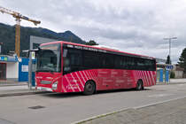 Iveco-Irisbus Crossway von Postbus (BD-15111) als Shuttle für das Europäische Forum Alpbach am Bhf. Jenbach. Aufgenommen 30.8.2023.