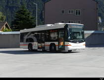 Auto AG Uri - Hess  Nr.4  UR 9234 bei der zufahrt zu den Haltestellen vor dem Bahnhof in Altdorf am 25.09.2023