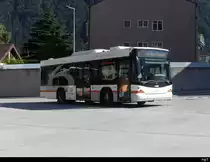 Auto AG Uri - Hess  Nr.4  UR 9234 bei der zufahrt zu den Haltestellen vor dem Bahnhof in Altdorf am 25.09.2023