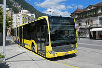 Mercedes Citaro 706 der STI, auf der Linie 21, wartet am 03.07.2023 an der Haltestelle beim Bahnhof Interlaken West.