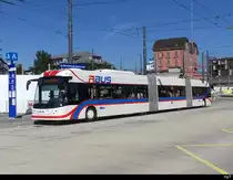 VBL - Hess Trolleybus Nr.405 unterwegs auf der Linie 2 in Emmenbrücke Bahnhof Süd am 25.09.2023
