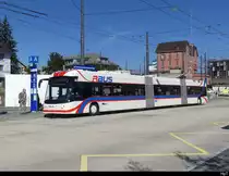 VBL - Hess Trolleybus Nr.420 unterwegs auf der Linie 2 in Emmenbrücke Bahnhof Süd am 25.09.2023