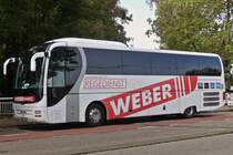 MAN Lion’s Coach, vom Reisedienst Weber aus Menden, gesehen in Maastricht. 10.2023