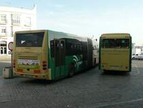 26.02.09,MB-Integro und VOLVO-Castrosua am Busbahnhof von Chiclana de la Frontera in Andalusien/Spanien.