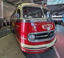 Mercedes Benz O 321 H, aufgenommen am Tag der offenen Tür, aus Anlass des 75 Jährigem Bestehen der Firma Demy Schandler in Keispelt, zum selben Zeitpunkt fand eine „Tourism Foir“ in der Halle statt. 27.01.2024 