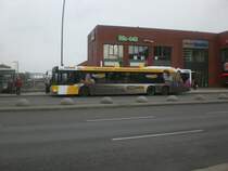 MAN Niederflurbus 2. Generation auf der Linie 277 nach S-Bahnhof Plnterwald am S+U Bahnhof Hermannstrae.