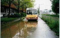 Aus dem Archiv: STI Thun Nr. 26/BE 419'025 Volvo/R&J (ex SAT Thun Nr. 26) am 14. Mai 1999 Thun, Rosenau (w�hrend dem Hochwasser in Thun)