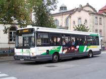 12 Exemplare des Renault R 312 fahren in Colmar.