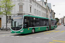 Mercedes Citaro 7001, auf der Linie 34, fährt am 08.04.2024 bei der Haltestelle Wettsteinplatz ein.