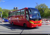 Swiss Sightseeing Tours - UNVI ? Cabrio Mercedes Bus  GE 963836 unterwegs in den Strassen von Zürich am 27.04.2024