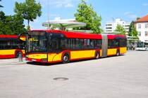 HSB Hanau Solaris Urbino 18 Wagen 85 am 07.06.24 in Hanau Freiheitsplatz