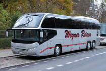 Neoplan Cityliner von Wegner Reisen. Berlin, Straße des 17.Juni, im November 2023.