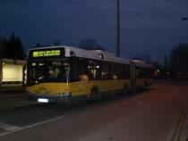 Solaris Urbino auf der Linie M11 nach Lichterfelde Unter den Eichen/Drakestra�e am S-Bahnhof Sch�neweide/Sterndamm.