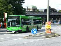 Mercedes-Benz O 530 I (Citaro) auf der Linie 801 am U-Bahnhof Kellinghusenstra�e.