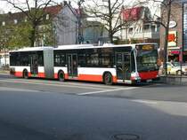 Mercedes-Benz O 530 II (Citaro Facelift) auf der Linie 10 nach Jenfeld Glatzer Stra�e am U-Bahnhof Wandsbek-Markt.