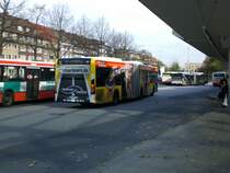 Mercedes-Benz O 530 II (Citaro Facelift) auf der Linie 9 am U-Bahnhof Wandsbek-Markt.