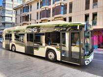 Solaris Urbino 12 IV Electric, Avanza Elche, Wagen 244, EZ 10.2024, bedient die Haltestelle Museo Arqueologico in Elche am 30.01.2025