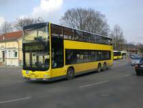 MAN Lion's City DD (Doppelstock) auf der Linie X34 nach Kladow Kaserne Hottengrund an der Haltestelle Alt Kladow.