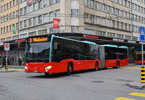 Mercedes Citaro 161, auf der Linie 3, fährt am 24.02.2025 zur Haltestelle beim Bahnhof Biel.