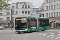 Mercedes eCitaro 7108, auf der Linie 30, fährt am 04.11.2024 zur Endstation am Bahnhof SBB. Aufnahme Basel.
