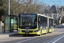 MAN Lions City Hybridbus 71 der AAGL, auf der Linie 80, fährt am 25.01.2025 Richtung Endstation am Aeschenplatz. Aufnahme Basel.