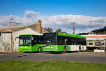 Feldbach. Am Sonntag-Morgen des 06.04.2025 stehen ein Iveco Crossway und ein Solaris Urbino der 3. Generation am Landesbahnhof Feldbach.