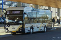 RG 9945, VDL Citea, von Josy Clement, aufgenommen am Bahnhof in Mersch. 03.2025