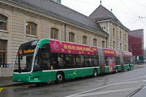 Hess Doppelgelenk Elektrobus 9104, auf der Linie 50, wartet am 10.02.2025 an der Endstation am Bahnhof SBB. Aufnahme Basel.