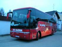 VANHOOL-911ALICRON steht im Morgengrauen als Bus8 im Schienenersatzverkehr zwischen Neumarkt-Kallham u. Ried i.I:;090319