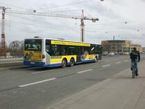 Mercedes-Benz O 530 I (Citaro) auf der Linie 631 nach Hauptbahnhof an der Haltestelle Lange Brcke.