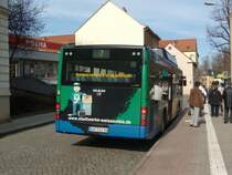 WSF-VV96 kommt am 18.03.2009 auf Linie 7 aus Richtung Damaschkestrae auf dem Busbahnhof von Weienfels an.