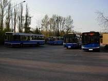 Jelcz M121MB DJ648, Scania CN113ALB PE079, Man NG313 BM704 und Solaris Urbino 18 BR731,
14.04.2009 Krak�w(Krakau), Kombinat
