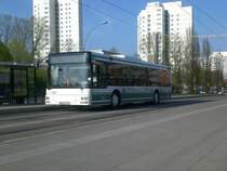 MAN Niederflurbus 2. Generation auf der Linie 893 nach Hohensch�nhausen Feldmannstra�e am S-Bahnhof Hohensch�nhausen.