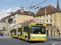 TN - NAW-Hess Trolleybus Nr.109 unterwegs auf der Linie 7 in der Stadt Neuch�tel bei der Haltestelle Place Pury am 04.04.2009