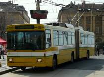 TN - NAW-Hess Trolleybus Nr.120 unterwegs auf der Linie 1 in der Stadt Neuch�tel bei der Haltestelle Place Pury am 04.04.2009